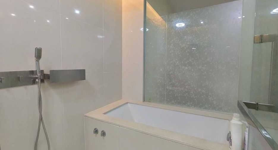 For sale 1 bed condo in Watthana, Bangkok