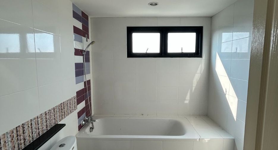 For sale 2 bedrooms condo in Mueang Chon Buri, Chonburi