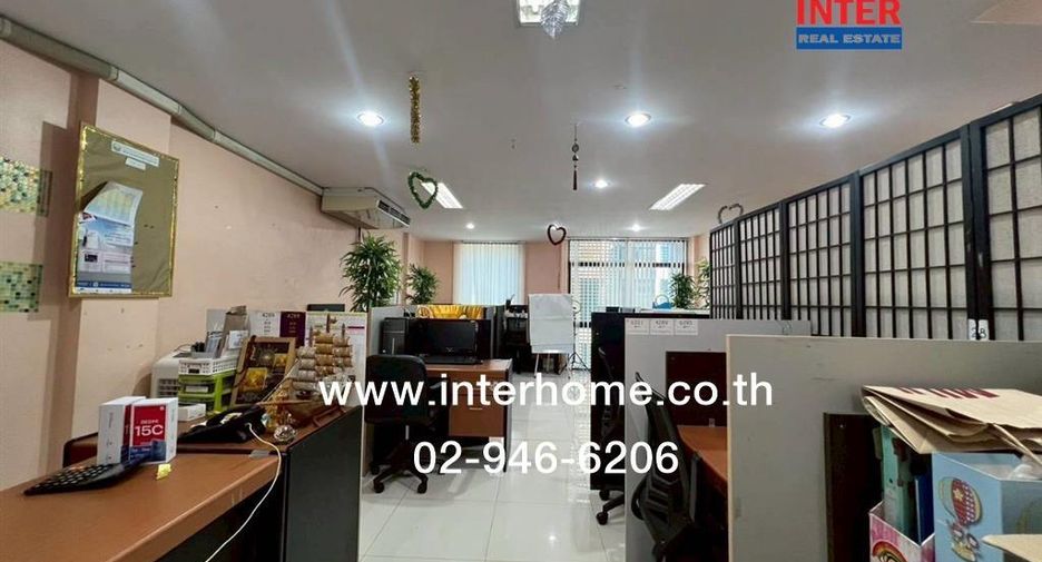 Büro zur Miete und zum Kauf mit 3 Zimmer in Suan Luang, Bangkok