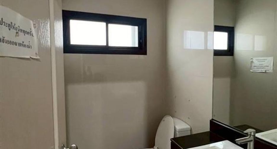 Büro zur Miete und zum Kauf mit 3 Zimmer in Suan Luang, Bangkok
