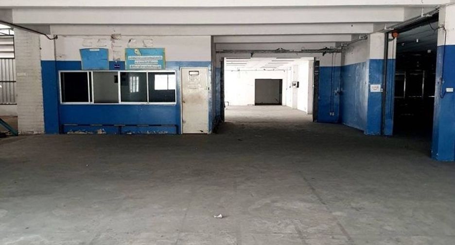 For rent 8 bedrooms warehouse in Si Racha, Chonburi