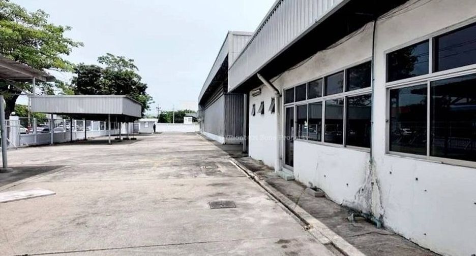 For rent 8 bedrooms warehouse in Si Racha, Chonburi