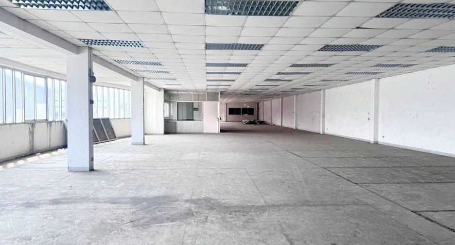 For rent 8 bedrooms warehouse in Si Racha, Chonburi