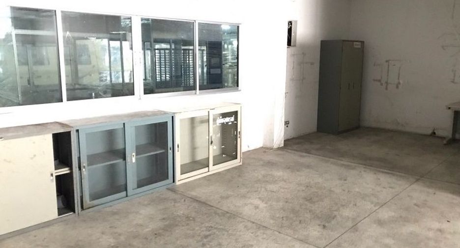 For rent 8 bedrooms warehouse in Si Racha, Chonburi