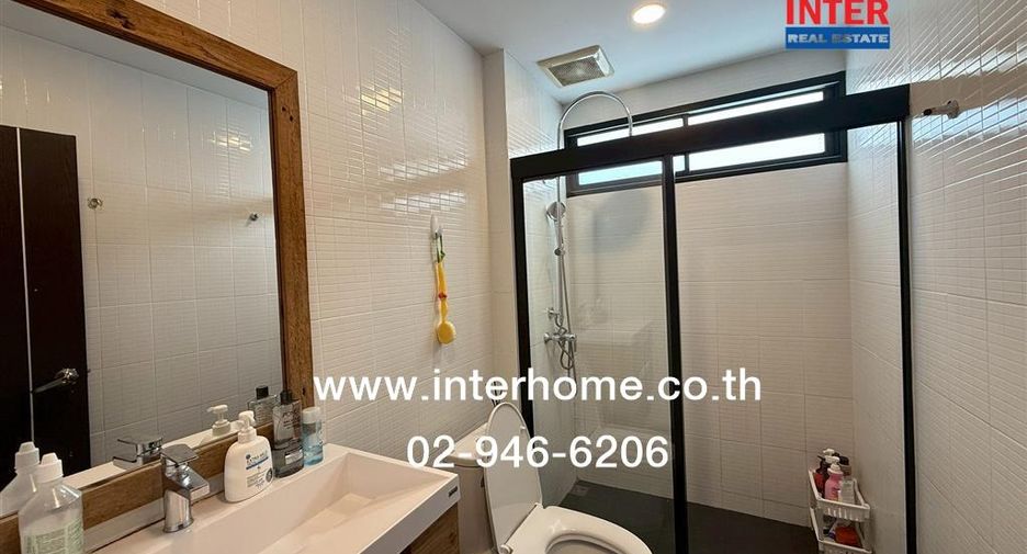 For sale 3 bedrooms house in Prawet, Bangkok