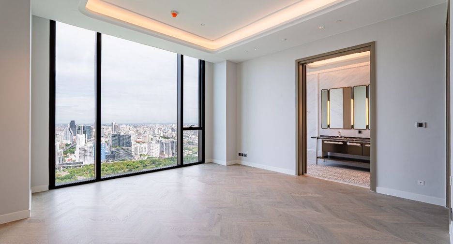 For sale 3 bedrooms condo in Sathon, Bangkok