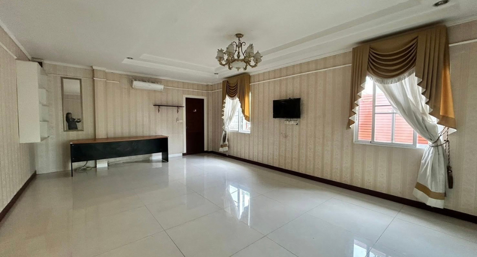 ขาย 6 ห้องนอน บ้านเดี่ยว ใน สันทราย, เชียงใหม่