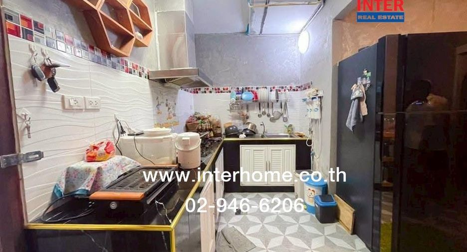 Casa adosada en venta de 3 habitaciones en Thawi Watthana, Bangkok