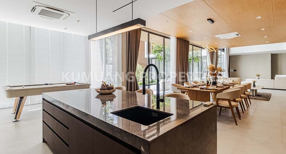 For sale 5 bedrooms house in Mueang Chiang Mai, Chiang Mai