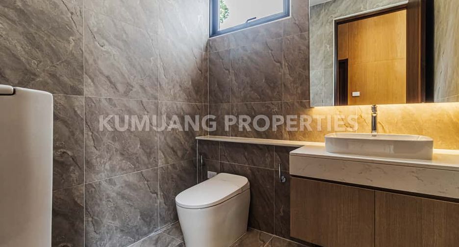 For sale 5 bedrooms house in Mueang Chiang Mai, Chiang Mai