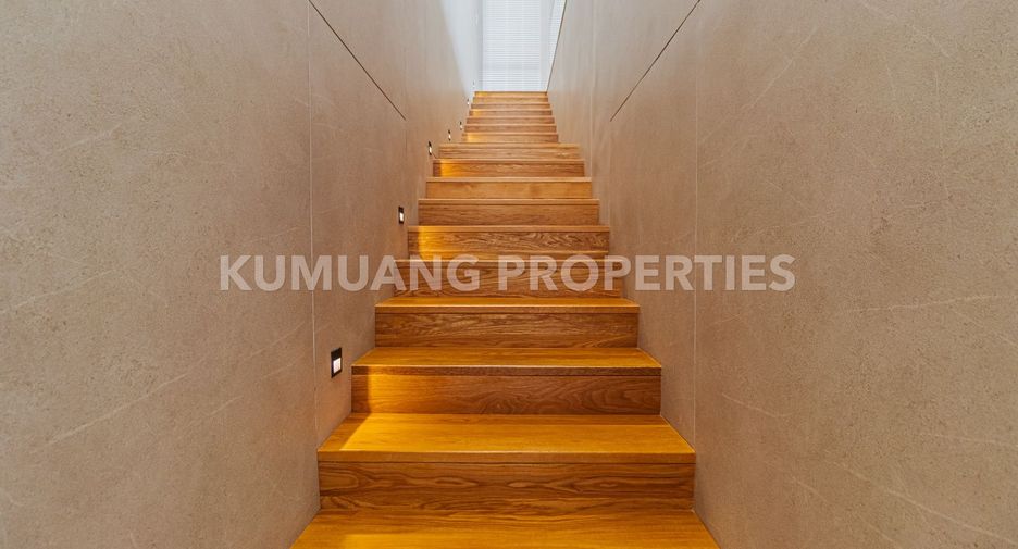 For sale 5 bedrooms house in Mueang Chiang Mai, Chiang Mai