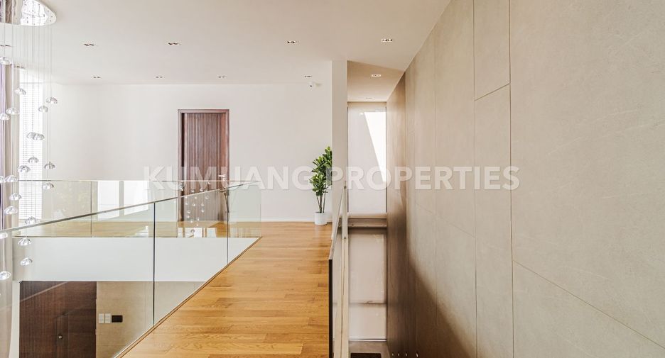 For sale 5 bedrooms house in Mueang Chiang Mai, Chiang Mai
