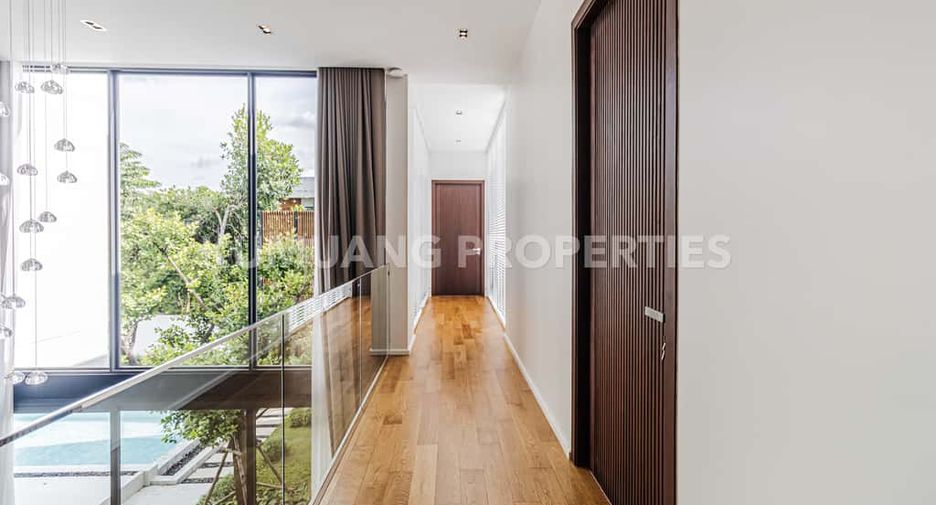 For sale 5 bedrooms house in Mueang Chiang Mai, Chiang Mai