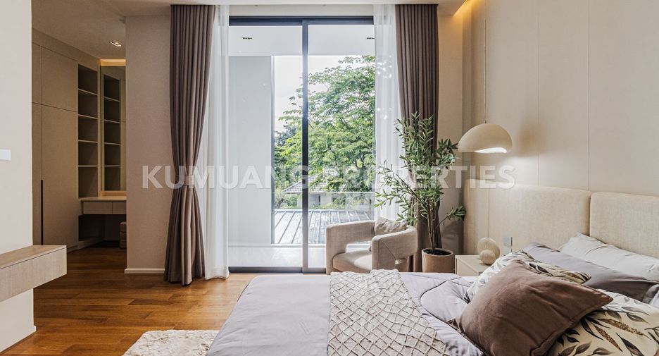 For sale 5 bedrooms house in Mueang Chiang Mai, Chiang Mai