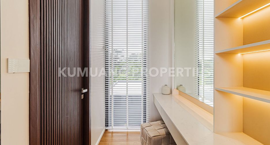For sale 5 bedrooms house in Mueang Chiang Mai, Chiang Mai