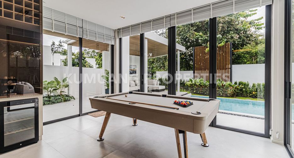For sale 5 bedrooms house in Mueang Chiang Mai, Chiang Mai
