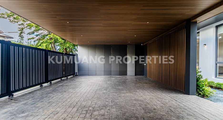 For sale 5 bedrooms house in Mueang Chiang Mai, Chiang Mai