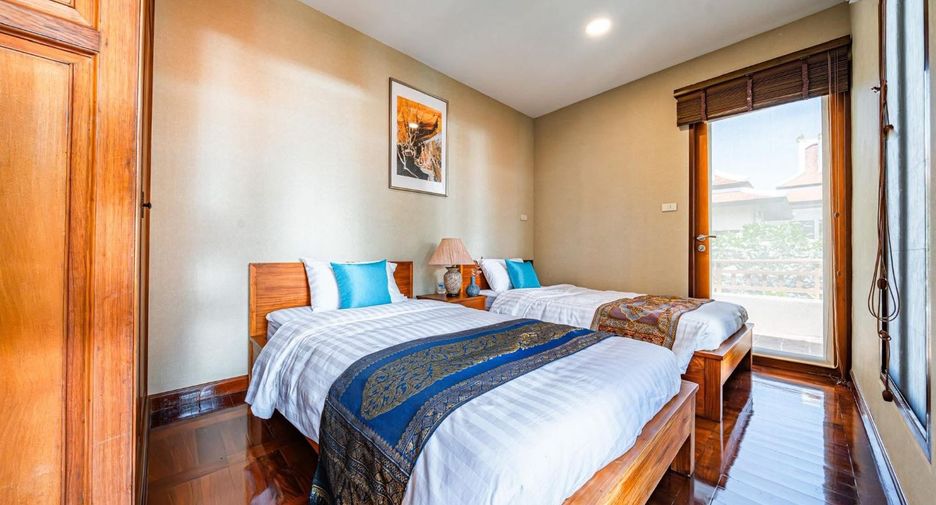 For sale 3 bedrooms house in Sattahip, Chonburi
