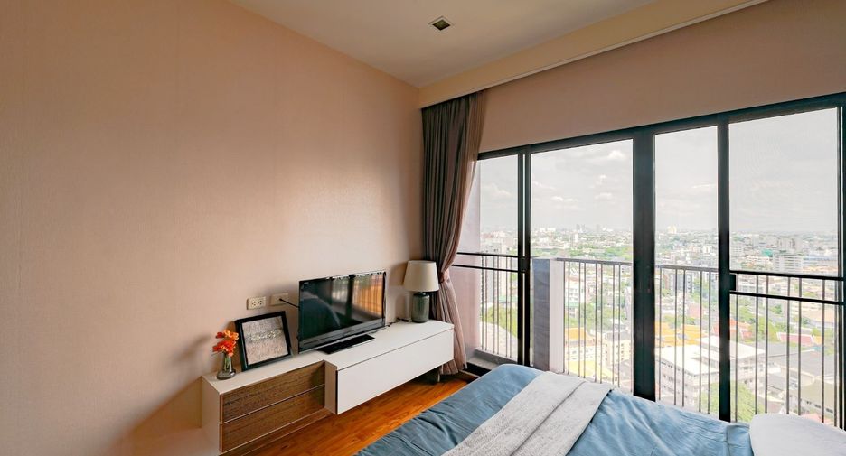 For sale 1 bed condo in Khlong Toei, Bangkok