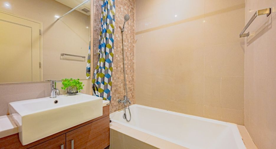 For sale 1 bed condo in Khlong Toei, Bangkok