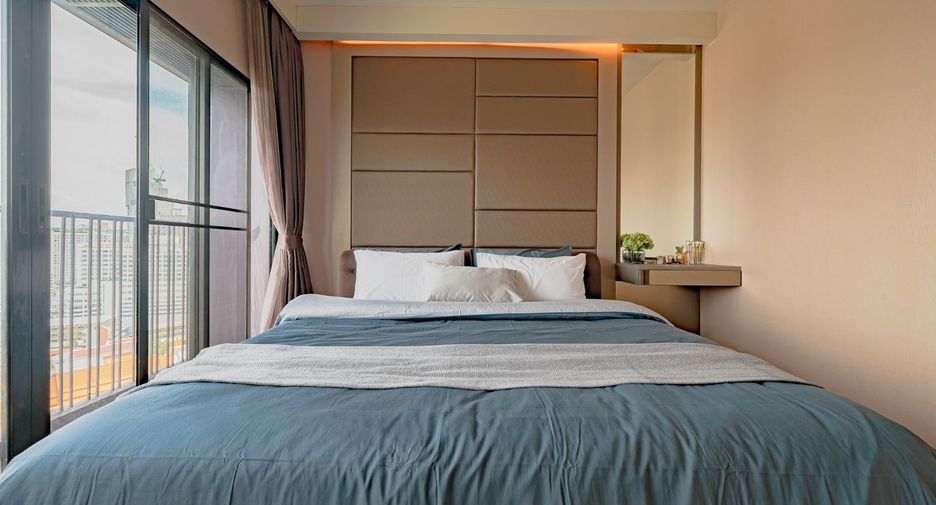 For sale 1 bed condo in Khlong Toei, Bangkok