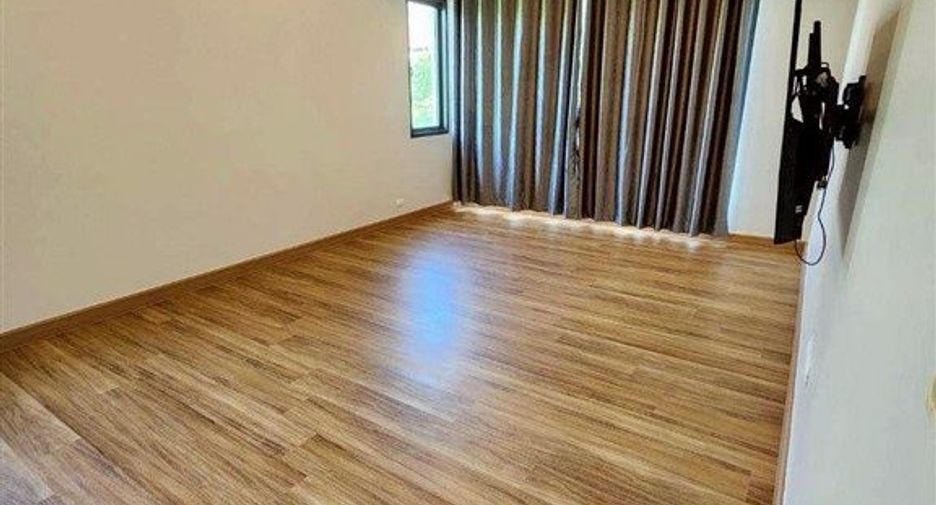 For sale 4 bedrooms house in Mueang Samut Sakhon, Samut Sakhon