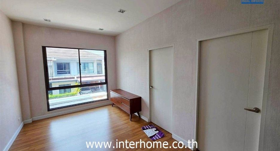For sale 4 bedrooms house in Mueang Samut Sakhon, Samut Sakhon