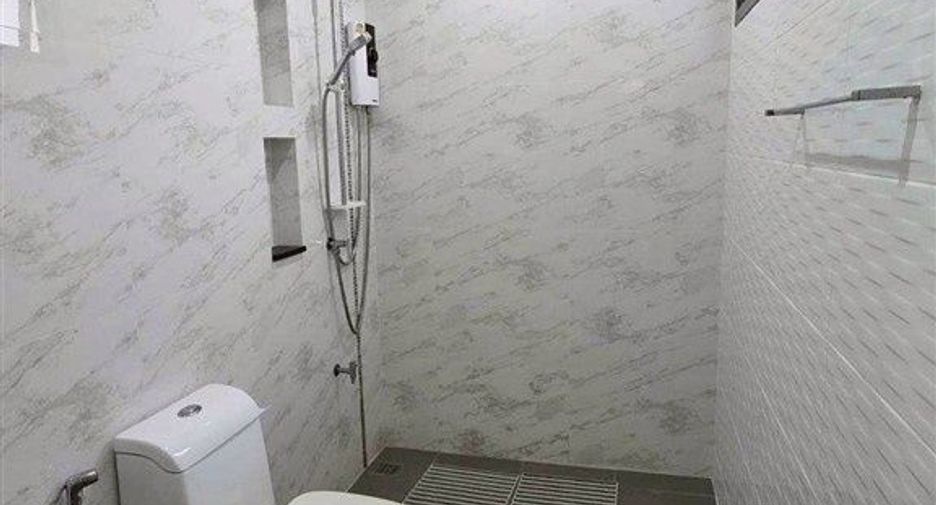 For sale 4 bedrooms house in Mueang Samut Sakhon, Samut Sakhon