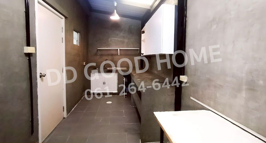 Продажа 3 спальни таунхаус в Khlong Luang, Патумтани