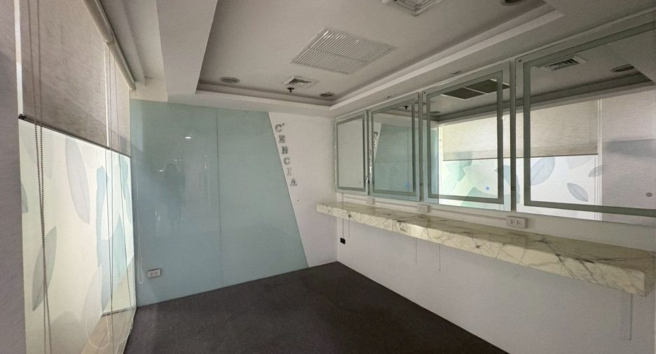 For rent office in Huai Khwang, Bangkok