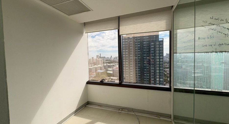 For rent office in Huai Khwang, Bangkok