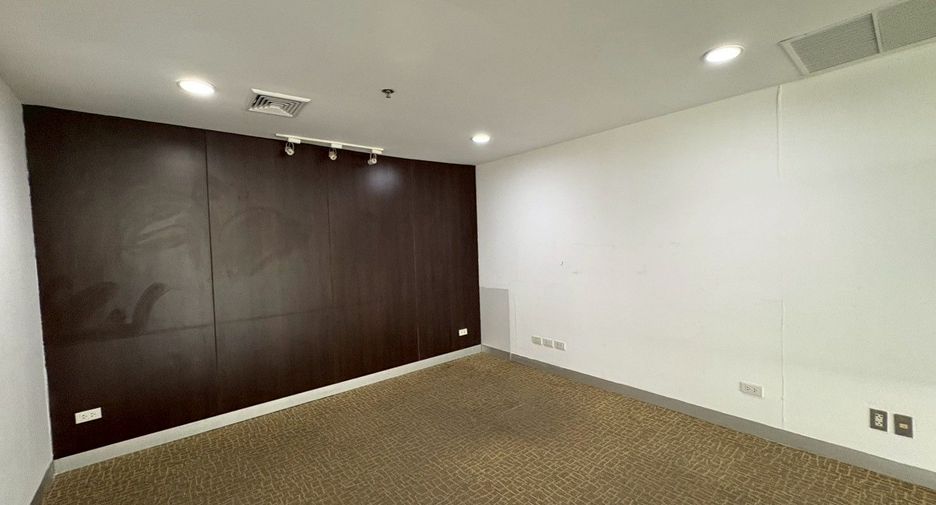 For rent office in Huai Khwang, Bangkok