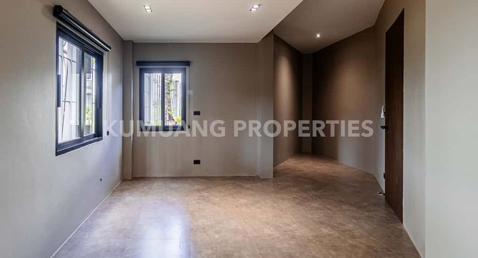 For rent and for sale 5 bedrooms house in Mueang Chiang Mai, Chiang Mai