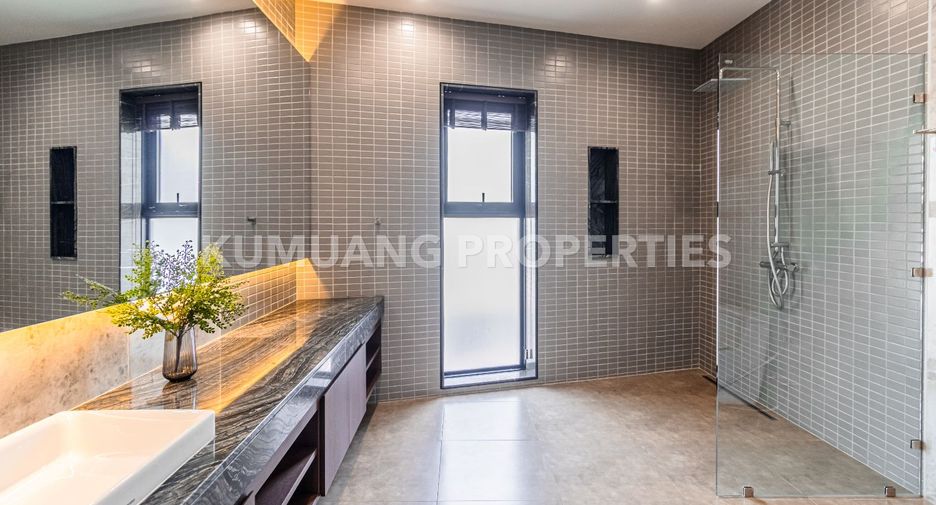 For rent and for sale 5 bedrooms house in Mueang Chiang Mai, Chiang Mai