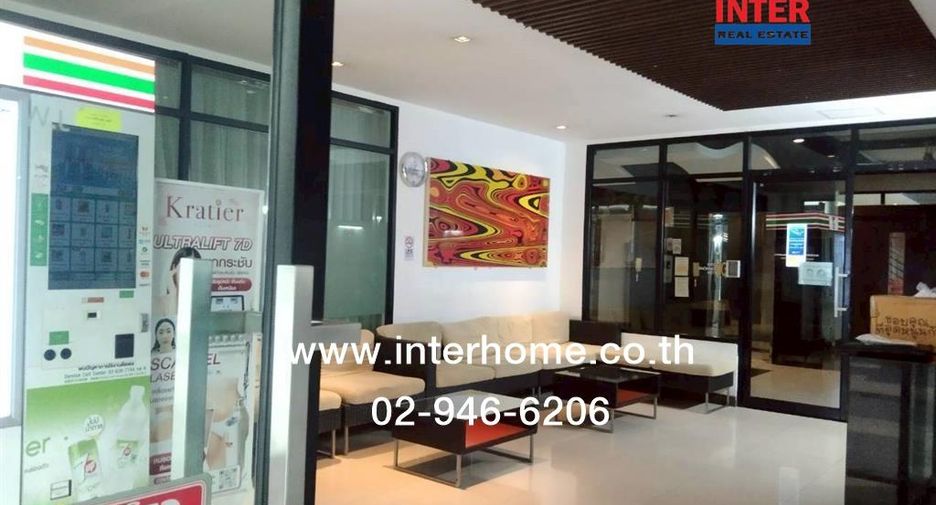 For sale 2 bedrooms condo in Wang Thonglang, Bangkok
