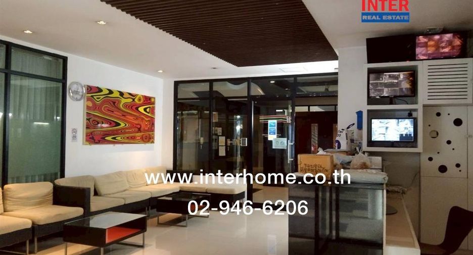 For sale 2 bedrooms condo in Wang Thonglang, Bangkok