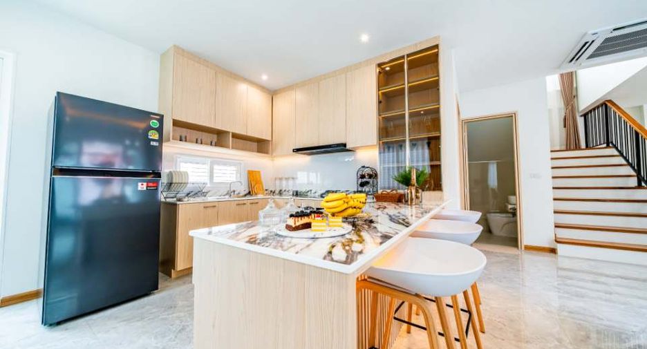 Villa zum Kauf mit 4 Zimmer in Bang Lamung, Chonburi