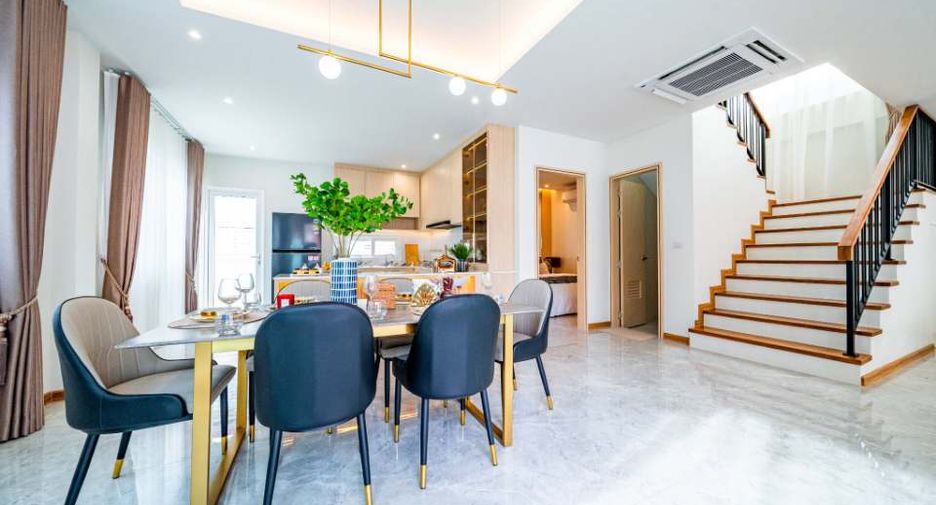 Villa zum Kauf mit 4 Zimmer in Bang Lamung, Chonburi