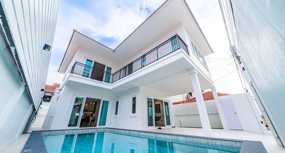 Villa zum Kauf mit 4 Zimmer in Bang Lamung, Chonburi