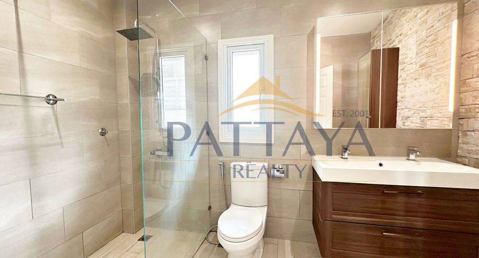 For sale 4 bedrooms house in Bang Lamung, Chonburi