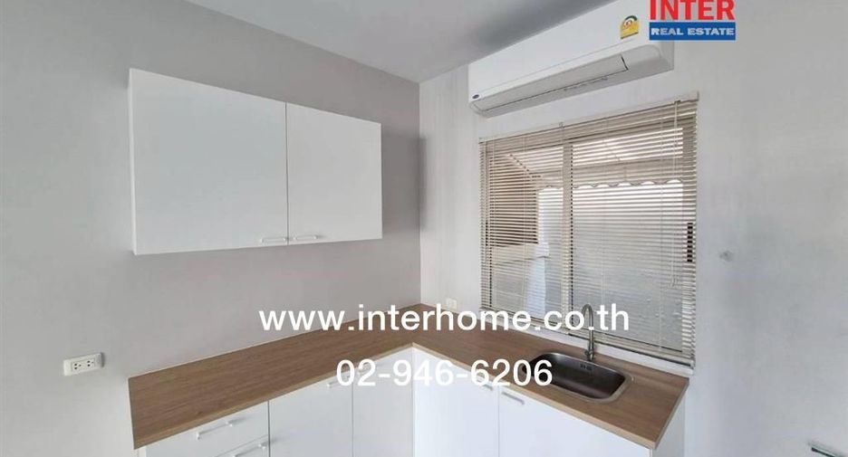 For sale 3 bedrooms townhouse in Mueang Nonthaburi, Nonthaburi