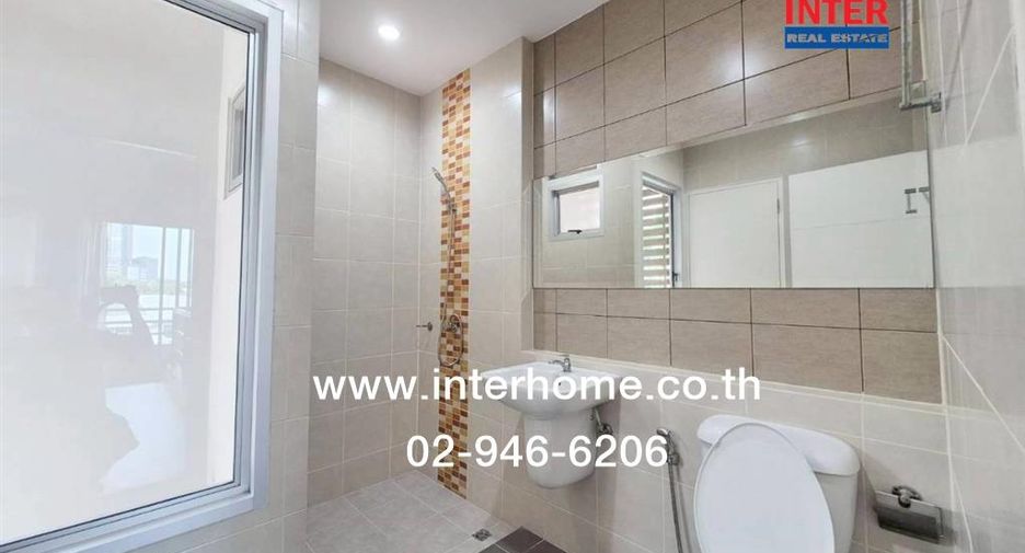 For sale 3 bedrooms townhouse in Mueang Nonthaburi, Nonthaburi