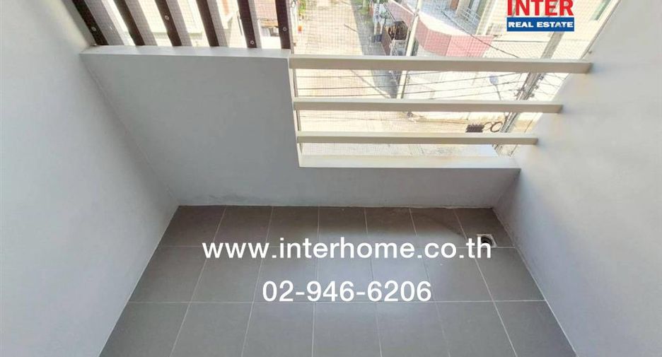 For sale 3 bedrooms townhouse in Mueang Nonthaburi, Nonthaburi