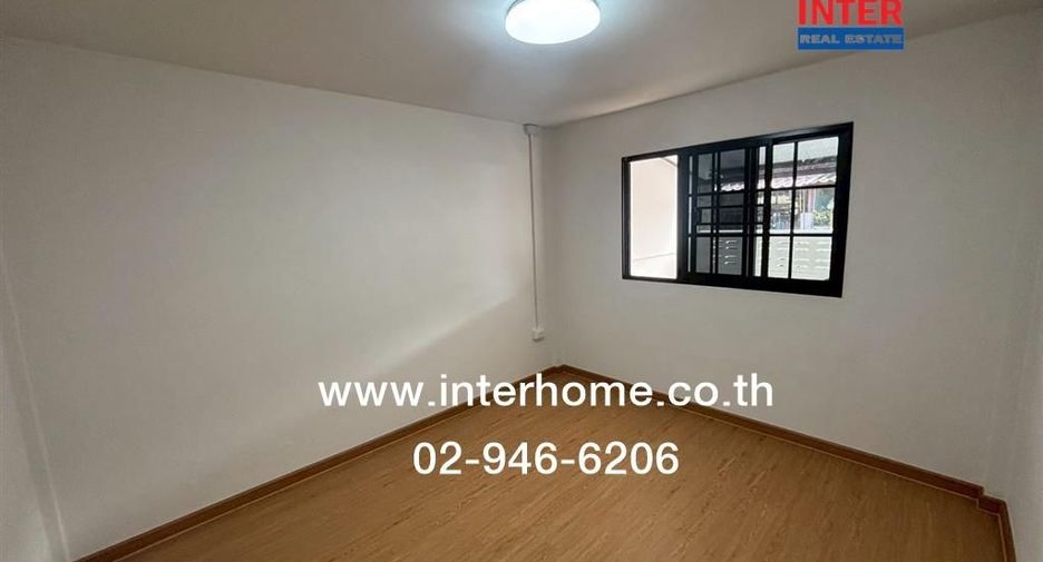 Reihenhaus zum Kauf mit 2 Zimmer in Mueang Samut Prakan, Samut Prakan