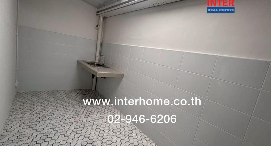 Reihenhaus zum Kauf mit 2 Zimmer in Mueang Samut Prakan, Samut Prakan