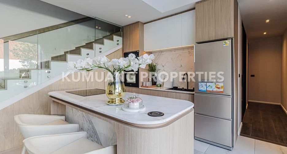 For sale 4 bedrooms house in Saraphi, Chiang Mai