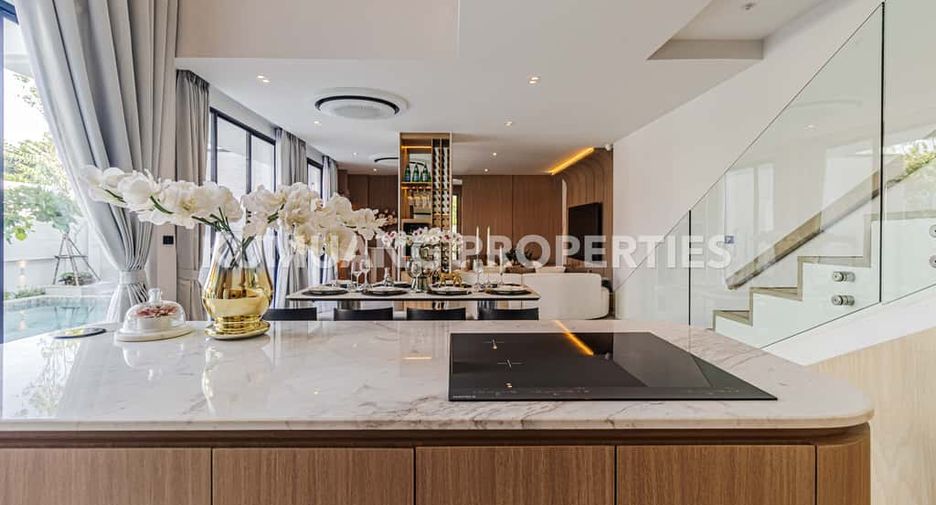 For sale 4 bedrooms house in Saraphi, Chiang Mai