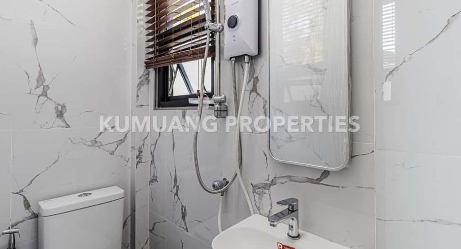 For sale 4 bedrooms house in Saraphi, Chiang Mai
