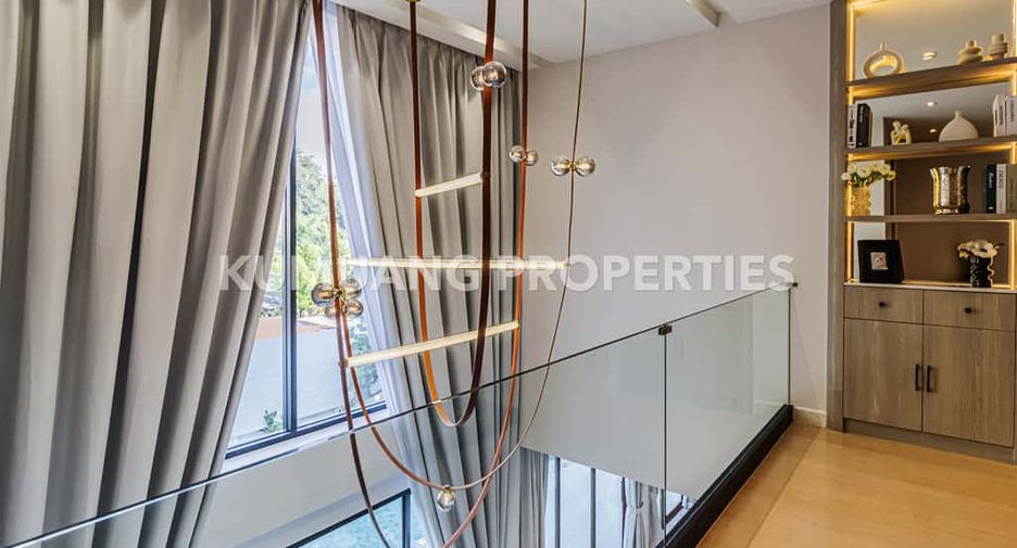 For sale 4 bedrooms house in Saraphi, Chiang Mai