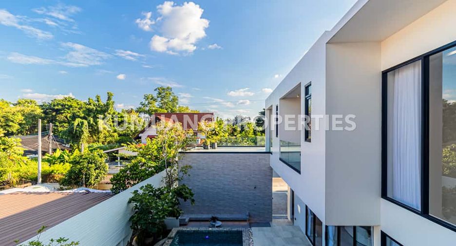 For sale 4 bedrooms house in Saraphi, Chiang Mai